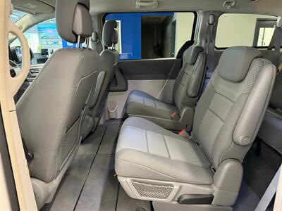 2010 Chrysler Town and Country Touring   - Photo 18 - Grand Rapids, MI 49504