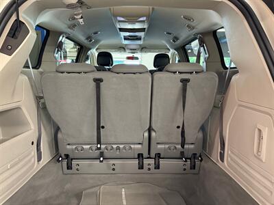 2010 Chrysler Town and Country Touring   - Photo 16 - Grand Rapids, MI 49504