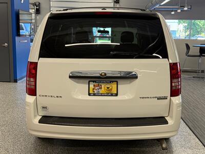 2010 Chrysler Town and Country Touring   - Photo 7 - Grand Rapids, MI 49504
