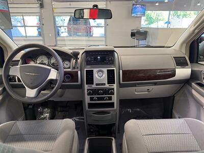 2010 Chrysler Town and Country Touring   - Photo 20 - Grand Rapids, MI 49504