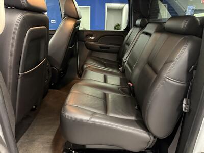 2009 Chevrolet Avalanche LT - Photo 21 - Grand Rapids, MI 49504