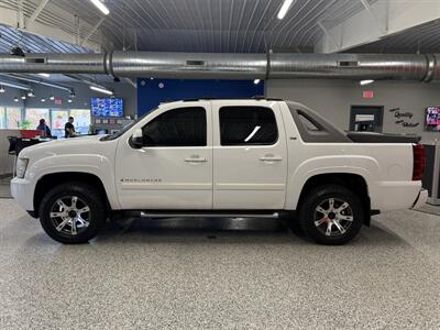 2009 Chevrolet Avalanche LT - Photo 4 - Grand Rapids, MI 49504