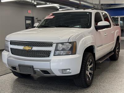 2009 Chevrolet Avalanche LT - Photo 3 - Grand Rapids, MI 49504