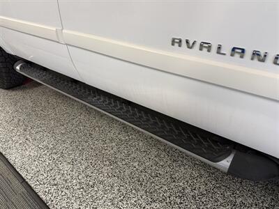 2009 Chevrolet Avalanche LT - Photo 8 - Grand Rapids, MI 49504