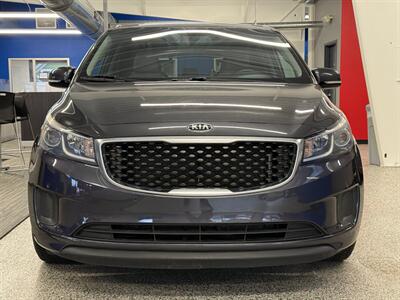 2016 Kia Sedona LX   - Photo 2 - Grand Rapids, MI 49504