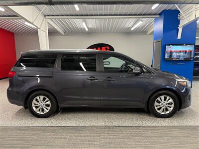 2016 Kia Sedona LX   - Photo 8 - Grand Rapids, MI 49504