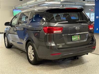 2016 Kia Sedona LX   - Photo 5 - Grand Rapids, MI 49504