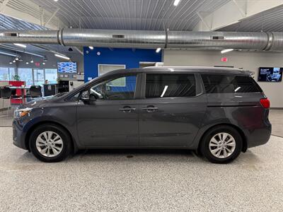 2016 Kia Sedona LX   - Photo 4 - Grand Rapids, MI 49504