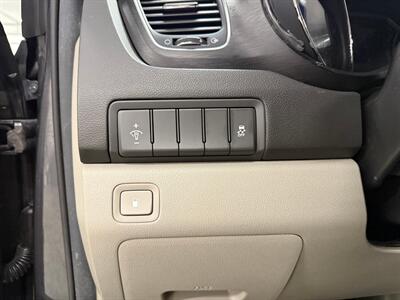 2016 Kia Sedona LX   - Photo 21 - Grand Rapids, MI 49504