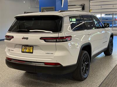 2023 Jeep Grand Cherokee L Limited   - Photo 9 - Grand Rapids, MI 49504