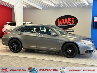 2012 Chrysler 200 Limited - Photo 1 - Grand Rapids, MI 49504