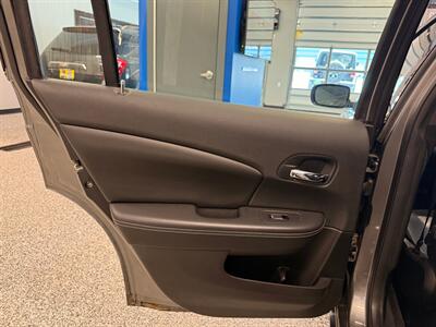 2012 Chrysler 200 Limited - Photo 26 - Grand Rapids, MI 49504