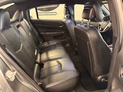 2012 Chrysler 200 Limited - Photo 27 - Grand Rapids, MI 49504