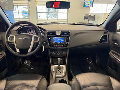 2012 Chrysler 200 Limited - Photo 19 - Grand Rapids, MI 49504