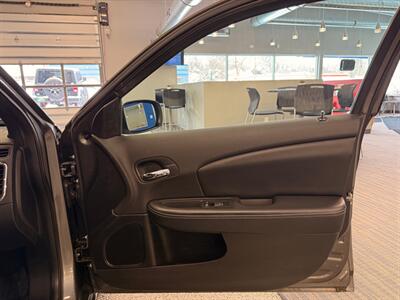 2012 Chrysler 200 Limited - Photo 31 - Grand Rapids, MI 49504