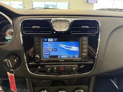 2012 Chrysler 200 Limited - Photo 12 - Grand Rapids, MI 49504