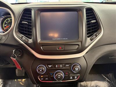 2016 Jeep Cherokee Trailhawk   - Photo 28 - Grand Rapids, MI 49504
