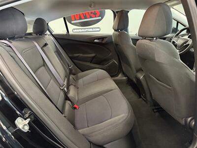 2017 Chevrolet Cruze LT Auto   - Photo 14 - Grand Rapids, MI 49504