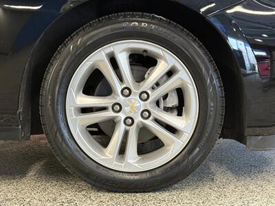 2017 Chevrolet Cruze LT Auto   - Photo 9 - Grand Rapids, MI 49504