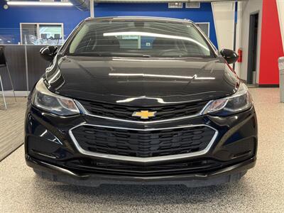 2017 Chevrolet Cruze LT Auto   - Photo 2 - Grand Rapids, MI 49504