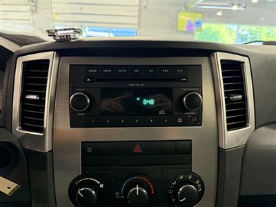 2010 Jeep Grand Cherokee Laredo - Photo 27 - Grand Rapids, MI 49504