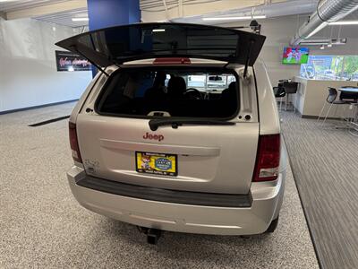 2010 Jeep Grand Cherokee Laredo - Photo 17 - Grand Rapids, MI 49504