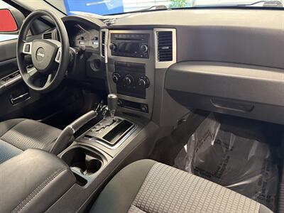 2010 Jeep Grand Cherokee Laredo - Photo 13 - Grand Rapids, MI 49504