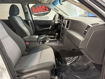 2010 Jeep Grand Cherokee Laredo - Photo 12 - Grand Rapids, MI 49504