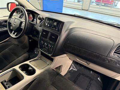2014 Dodge Grand Caravan SXT   - Photo 3 - Grand Rapids, MI 49504