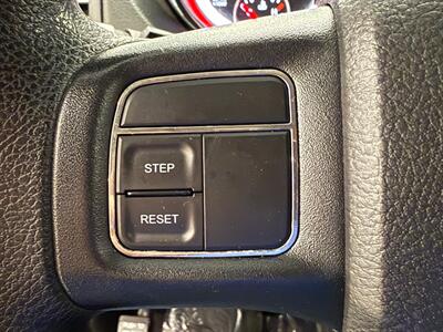2014 Dodge Grand Caravan SXT   - Photo 16 - Grand Rapids, MI 49504