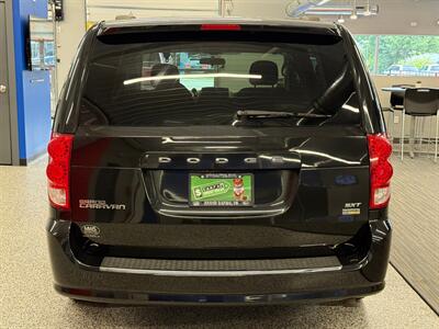 2014 Dodge Grand Caravan SXT   - Photo 8 - Grand Rapids, MI 49504
