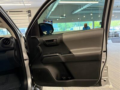 2022 Toyota Tacoma SR V6   - Photo 12 - Grand Rapids, MI 49504