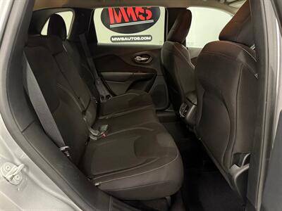2015 Jeep Cherokee Latitude   - Photo 14 - Grand Rapids, MI 49504