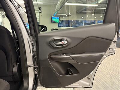 2015 Jeep Cherokee Latitude   - Photo 15 - Grand Rapids, MI 49504