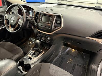 2015 Jeep Cherokee Latitude   - Photo 11 - Grand Rapids, MI 49504