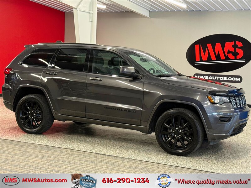 2017 Jeep Grand Cherokee Laredo - Photo 1 - Grand Rapids, MI 49504