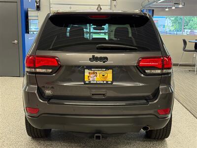 2017 Jeep Grand Cherokee Laredo   - Photo 6 - Grand Rapids, MI 49504