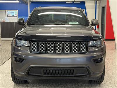 2017 Jeep Grand Cherokee Laredo   - Photo 2 - Grand Rapids, MI 49504