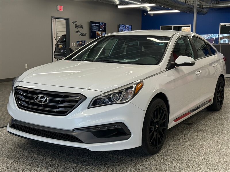 2017 Hyundai Sonata Sport Limited 2.0T photo 3