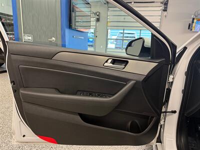 2017 Hyundai SONATA Sport 2.0T   - Photo 19 - Grand Rapids, MI 49504