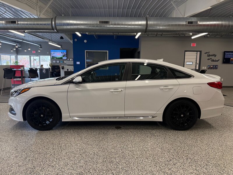 2017 Hyundai Sonata Sport Limited 2.0T photo 4