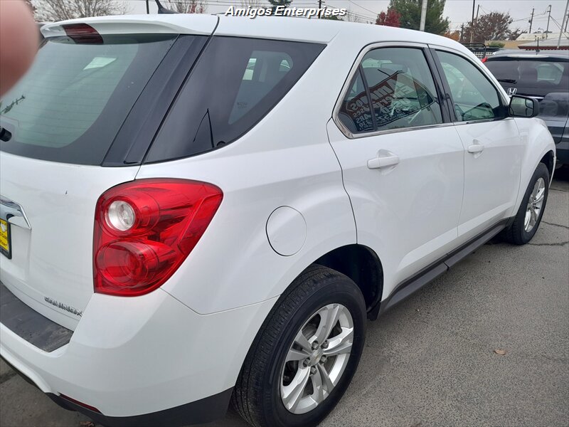 2013 Chevrolet Equinox LS photo 3