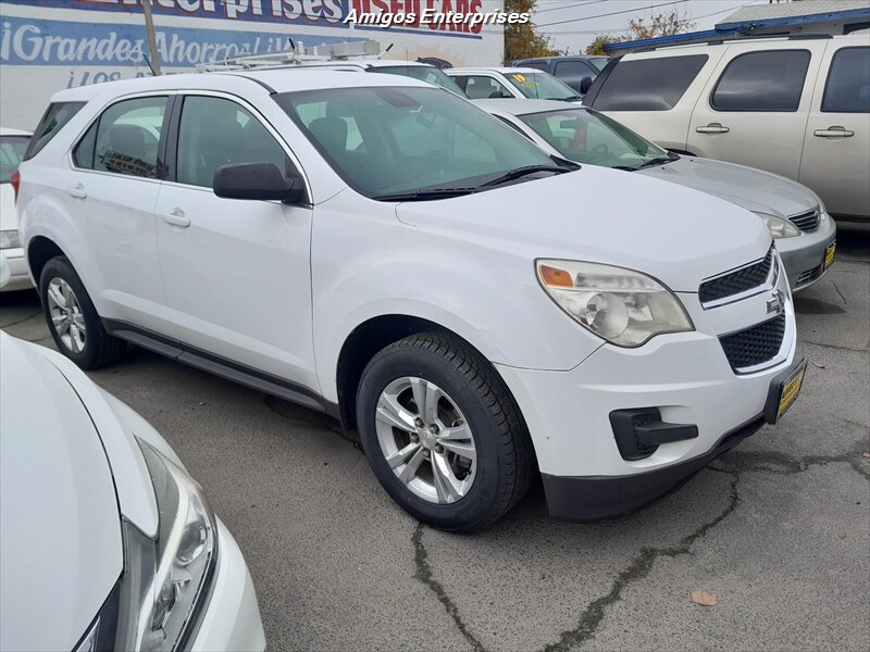 2013 Chevrolet Equinox LS photo 2