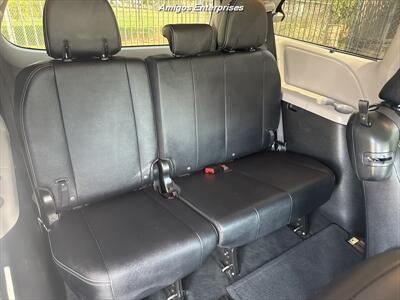2017 Toyota Sienna SE Premium 8-Passenger   - Photo 12 - Fresno, CA 93702