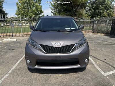 2017 Toyota Sienna SE Premium 8-Passenger   - Photo 2 - Fresno, CA 93702