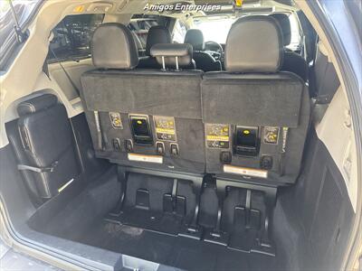 2017 Toyota Sienna SE Premium 8-Passenger   - Photo 13 - Fresno, CA 93702