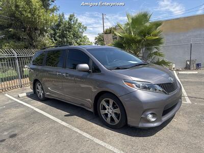 2017 Toyota Sienna SE Premium 8-Passenger   - Photo 3 - Fresno, CA 93702