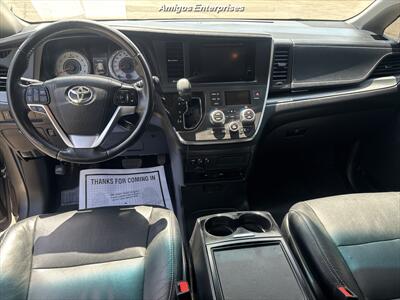 2017 Toyota Sienna SE Premium 8-Passenger   - Photo 8 - Fresno, CA 93702