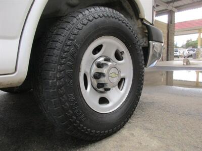 2011 Chevrolet Express 3500 - Photo 18 - Madera, CA 93636