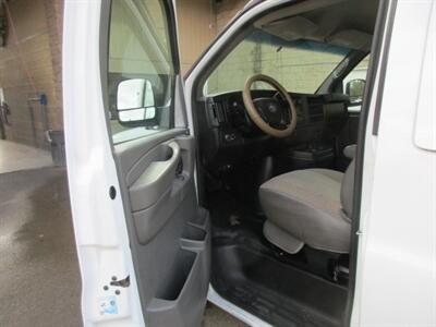 2011 Chevrolet Express 3500 - Photo 10 - Madera, CA 93636